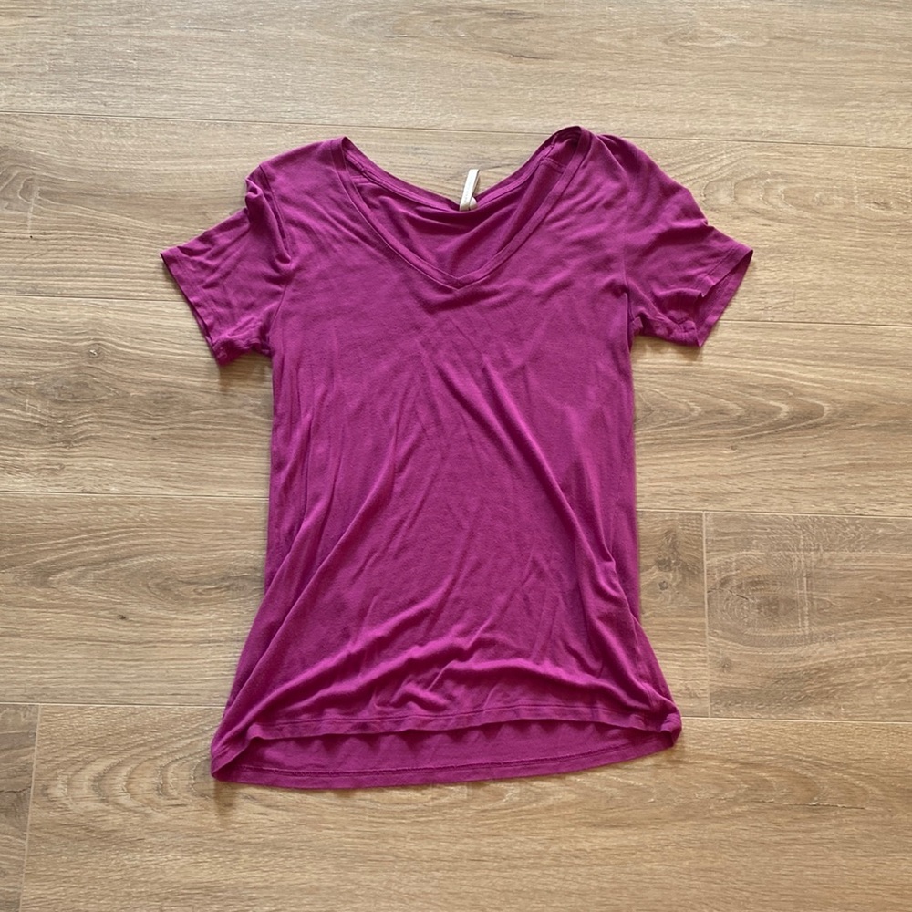 pink v neck t shirt